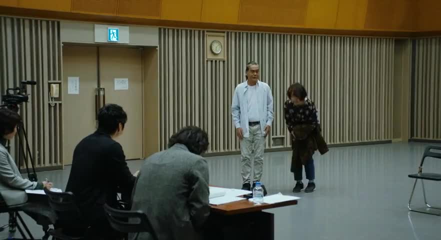 Clip of quote: 私も、この脚がね、痛むんです、ズキンズキンと。