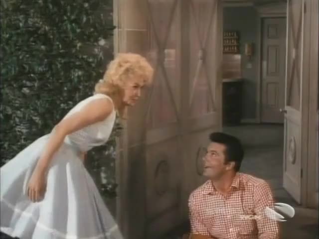 She was filing up to him like a bird to a honey tree.